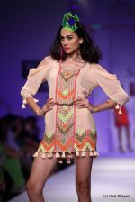Model walk the ramp for Surily Goel Show at Wills Lifestyle India Fashion Week 2012 day 1 on 6th Oct 2012 (36).JPG